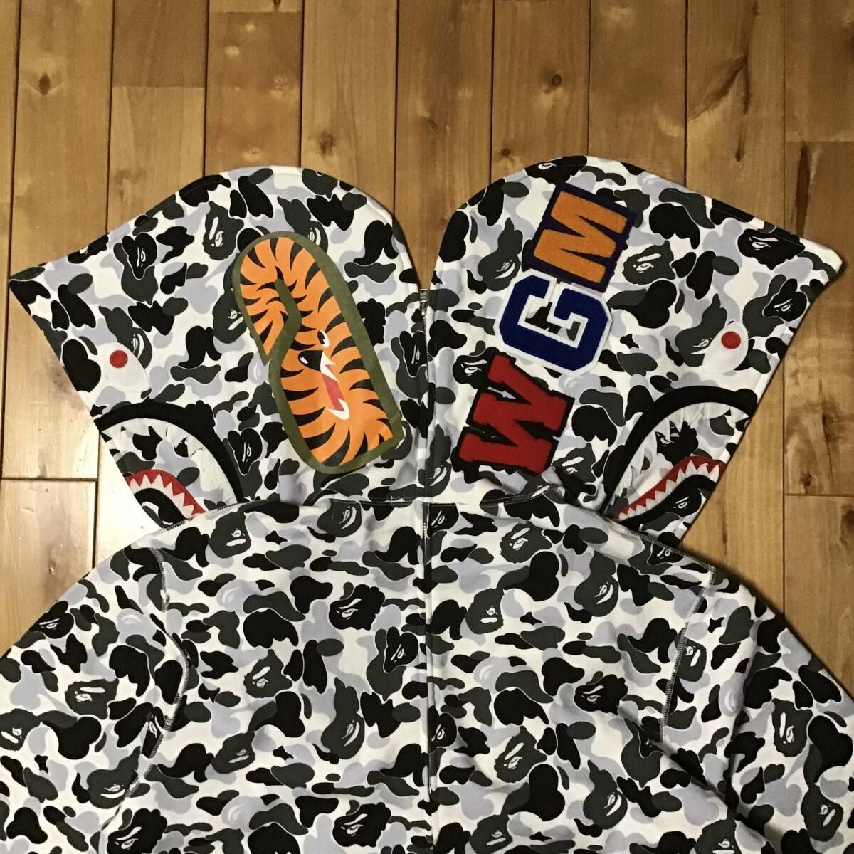 送料込み！BAPE CAMO シャーク フーディ パーカー GIANT SHARK FULL ZIP HOODIE | bape.com
