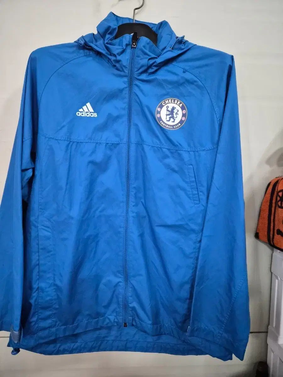アディダス チェルシーFC ウィンドブレーカー アディダス チェルシーFC ウィンドブレーカー オレンジ 古着 ジャージ
