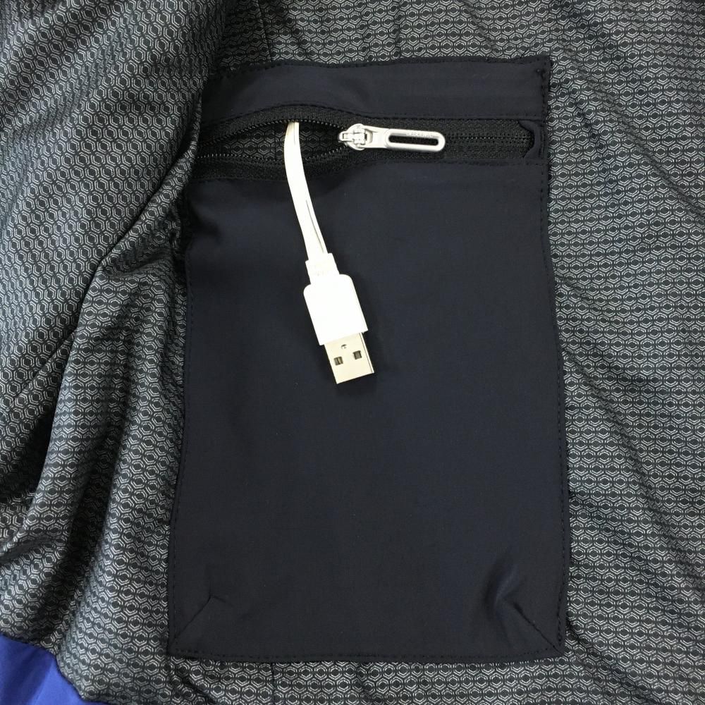 超美品】デサントゴルフ 中綿モバイルサーモベスト ネイビー 襟内側微