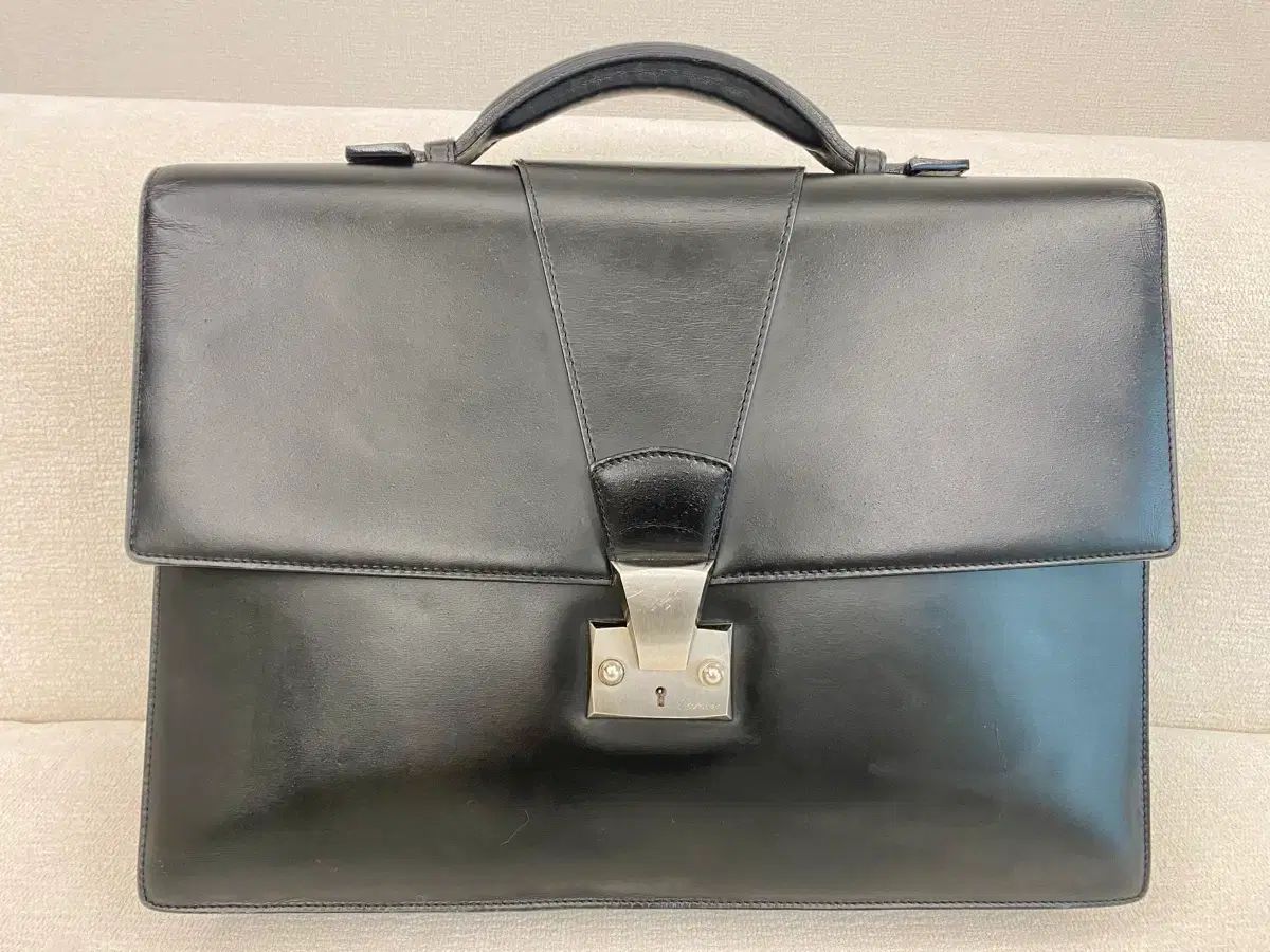 カルティエ マスト ブリーフ ケース ブラック