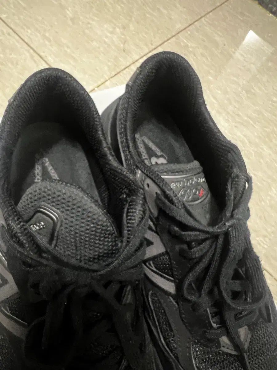 ニューバランス 990 v6 トリプル ブラック 285 - メルカリ