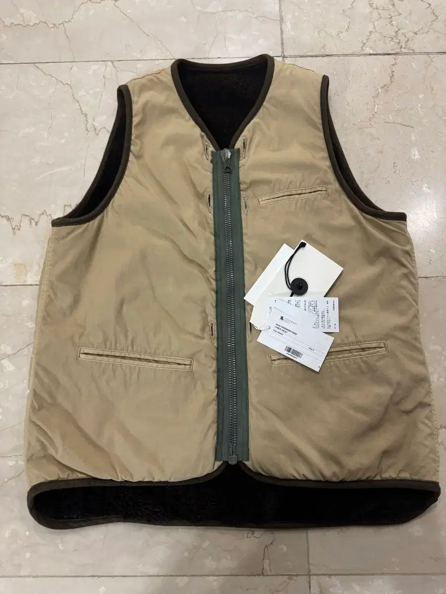 visvim CONTRARY DEPT ダウンベスト サイズ2 Visvim / CONTRARY DEPT ライナー ベスト カーキ / サイズ 2 - メルカリ