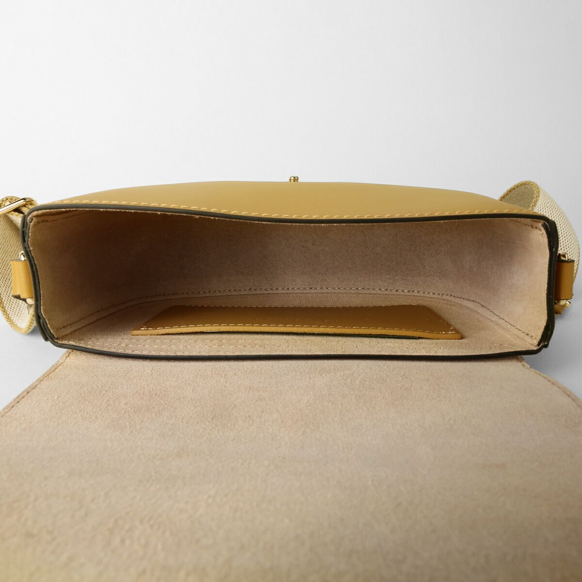 新品 ロンシャン LONGCHAMP ショルダーバッグ ル エピュレ タイムレス クロスボディバッグ Sサイズ ナツメグ 新品 ロンシャン LONGCHAMP ショルダーバッグ ル エピュレ タイムレス