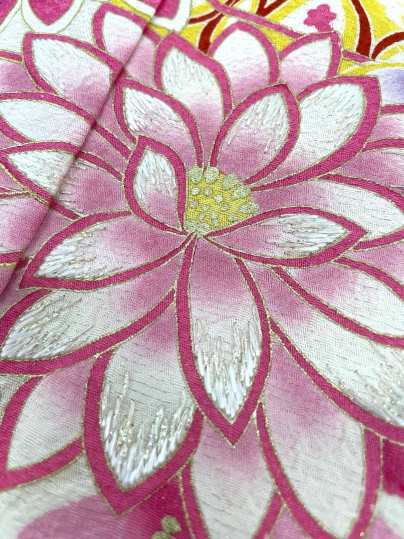 振袖 金彩 金通し 紋意匠 刺繍 身丈169cm MO3247 - メルカリ