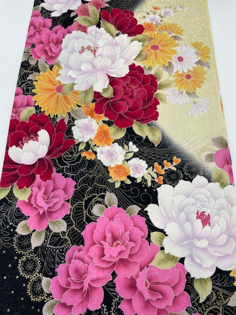 振袖 金彩 銀通し 紋意匠 刺繍 花々 身丈169cm 撥水加工済 MO3248 