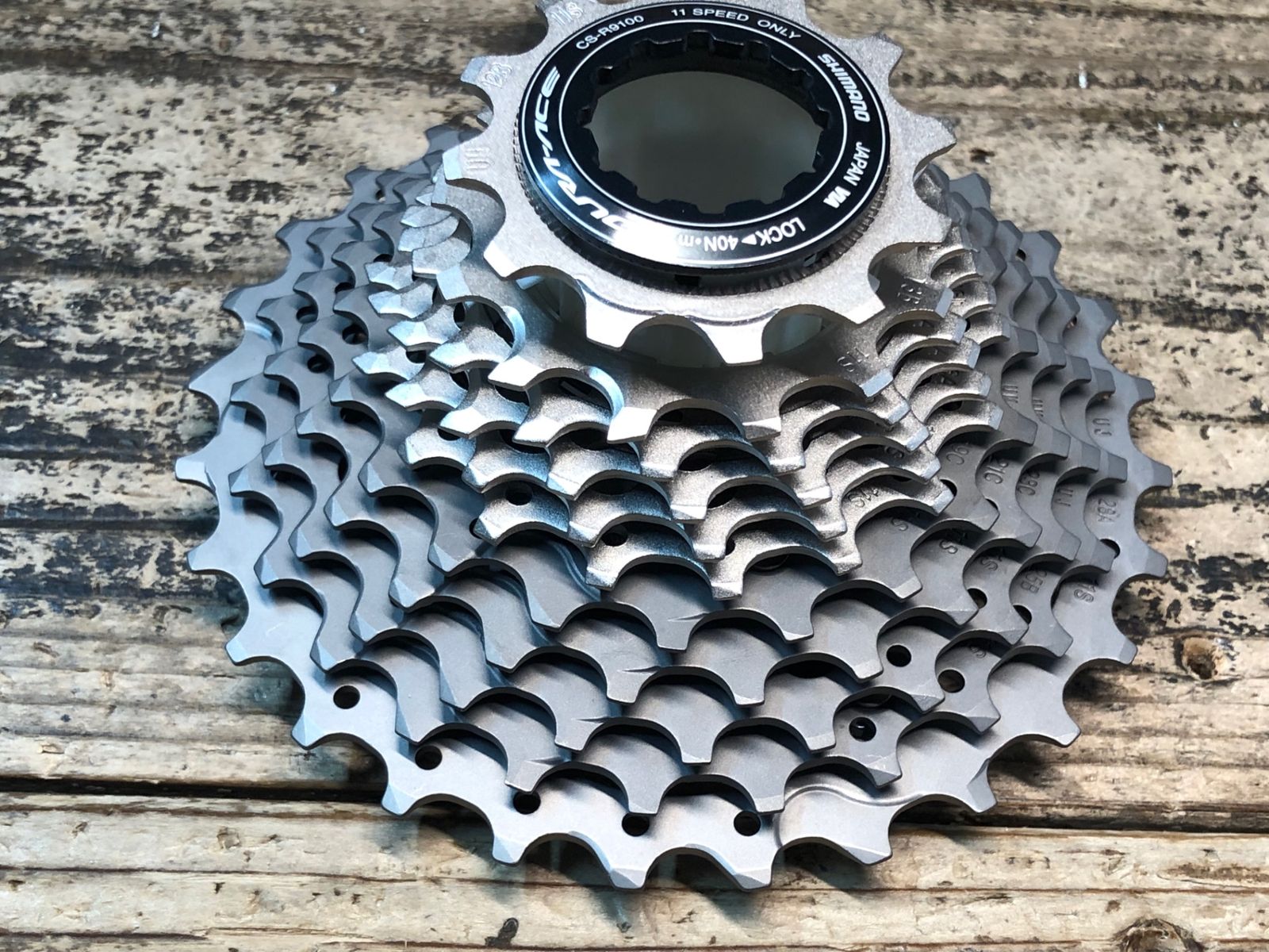 ルックデュラエース　スプロケット　11-28 11s R9100 CS-R9100 11-28t デュラエース11sスプロケ シマノ Dura-Ace CS-R9100