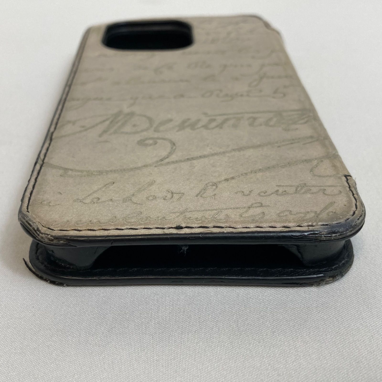 BERLUTI　ベルルッティ　iPhoneケース　手帳　カリグラフィー BERLUTI Paris 1895 ベルルッティ iPhone13Pro カリグラフィー 手帳型