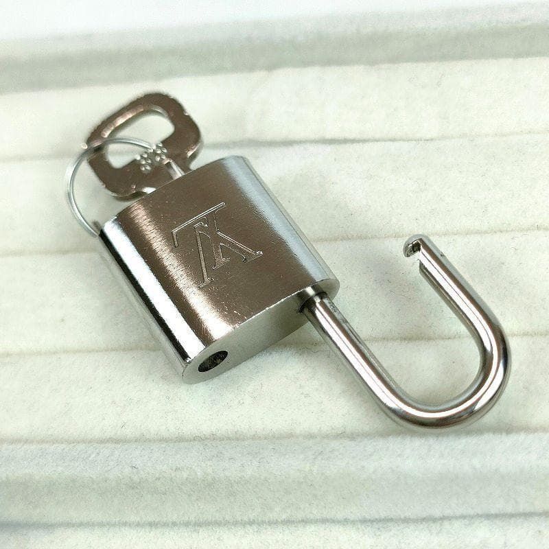 美品 ルイヴィトン カデナ パドロック 南京錠 シルバー 楽天市場】LOUIS VUITTON ルイ ヴィトン カデナ 鍵 パドロック 南京錠