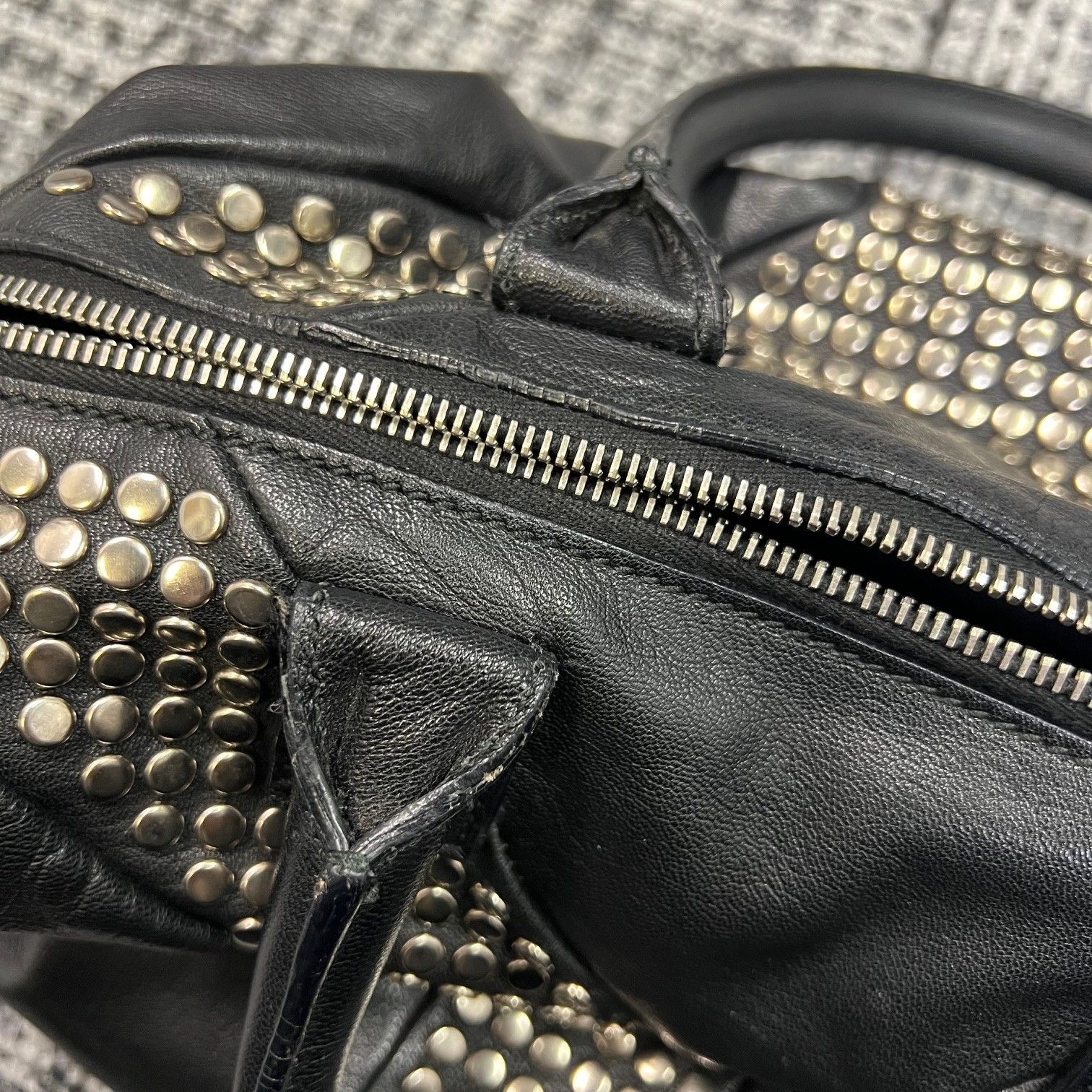 YVES SAINT LAURENT Mini Boston bag ミニボストンバッグ スタッズ