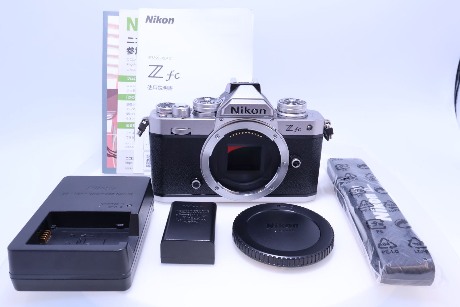 専用 NIKON Z fc ボディ シルバー  美品 4,244回 WW5569 専用 NIKON Z fc ボディ シルバー 美品 4,244回 WW5569 ニコン Z fc