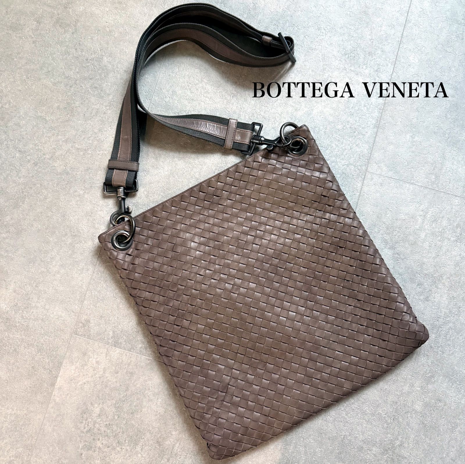 BOTTEGA VENETA ボッテガヴェネタ イントレチャート ショルダーバック