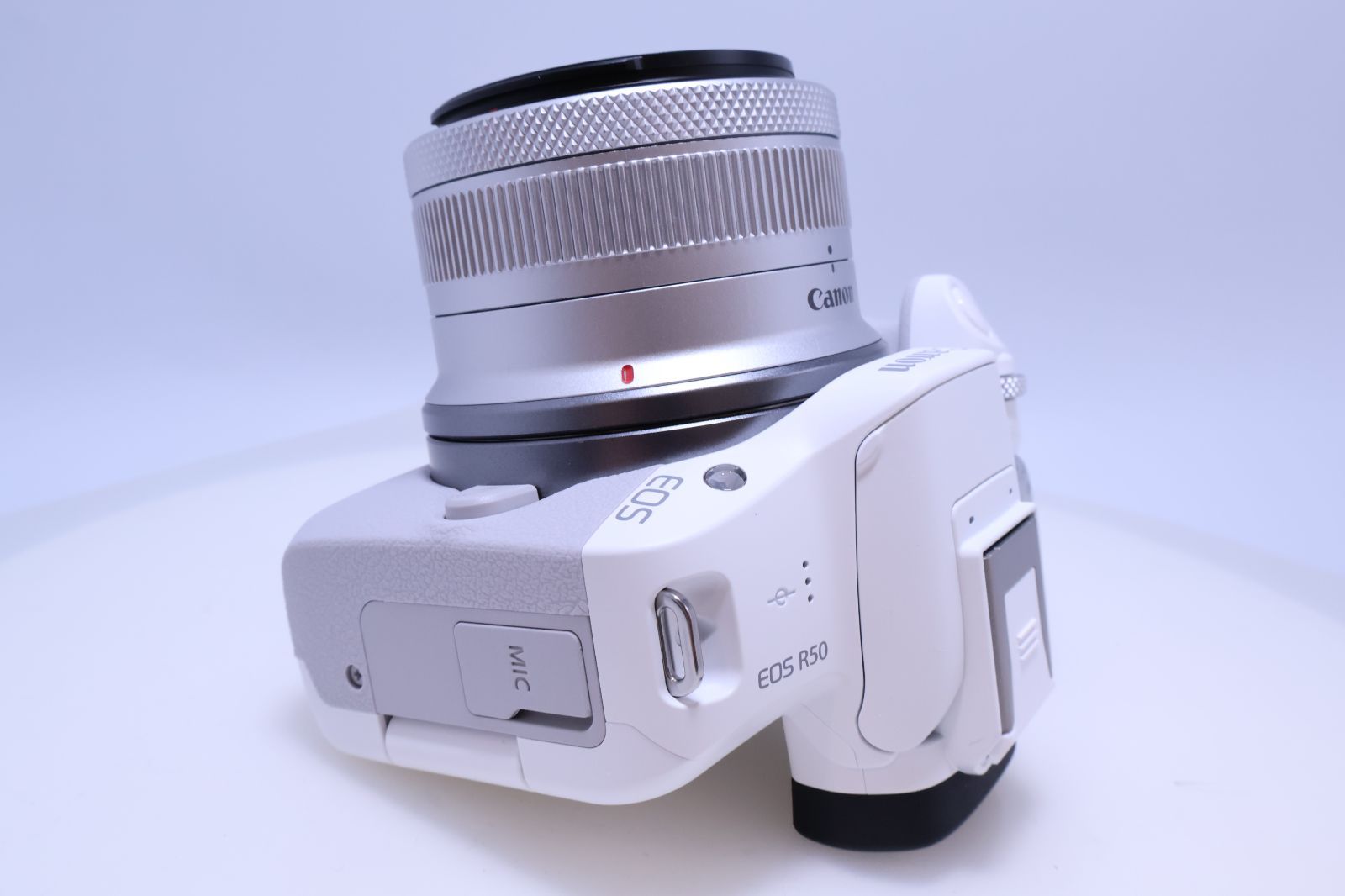 Canon EOS R50 標準レンズキット 新品・未使用 Canon EOS R50 RF-S18-45 IS STM レンズキット [ホワイト]【お取り寄せ