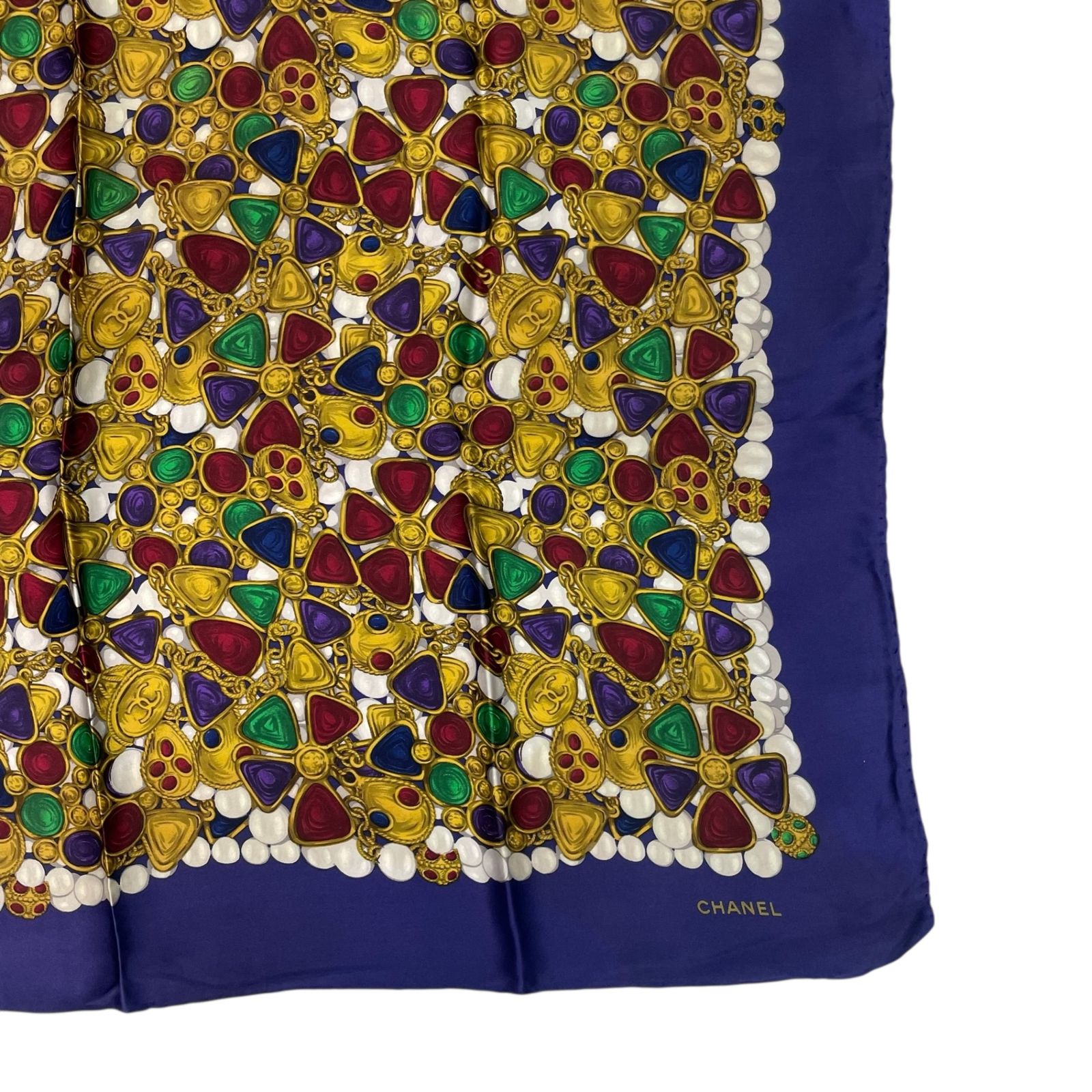 希少 CHANEL シャネル ココマーク大判 シルク スカーフ マルチカラー 楽天市場】【アパレル】CHANEL シャネル ココマーク ロゴ スカーフ
