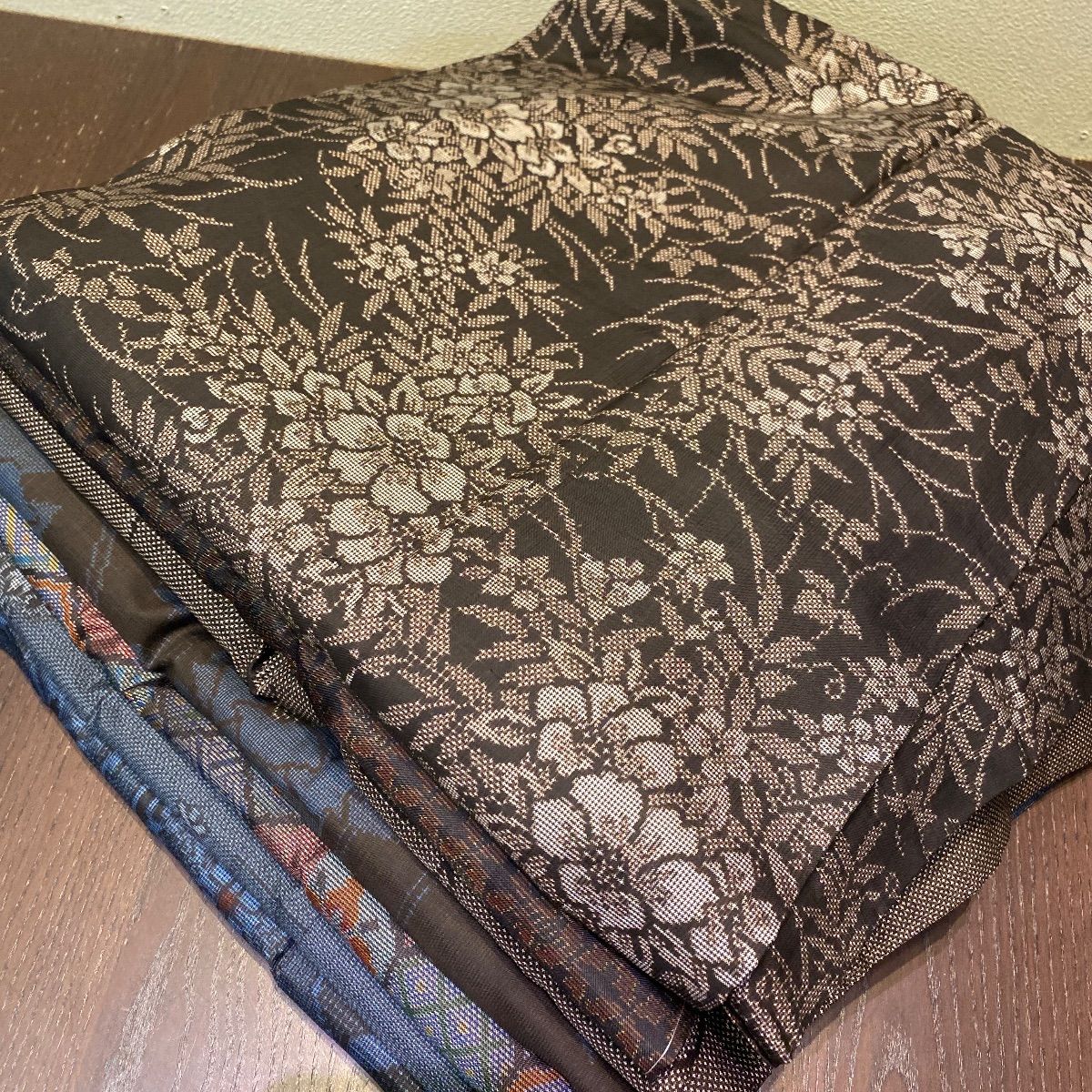 まとめ売り】正絹大島紬7枚 リメイク素材 ハンドメイド向け - メルカリ