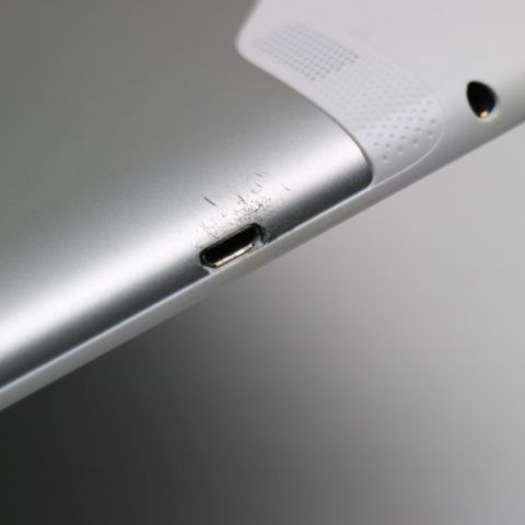 美品 dタブレット01 DoCoMo Tablet シルバー 即日発送 タブレット