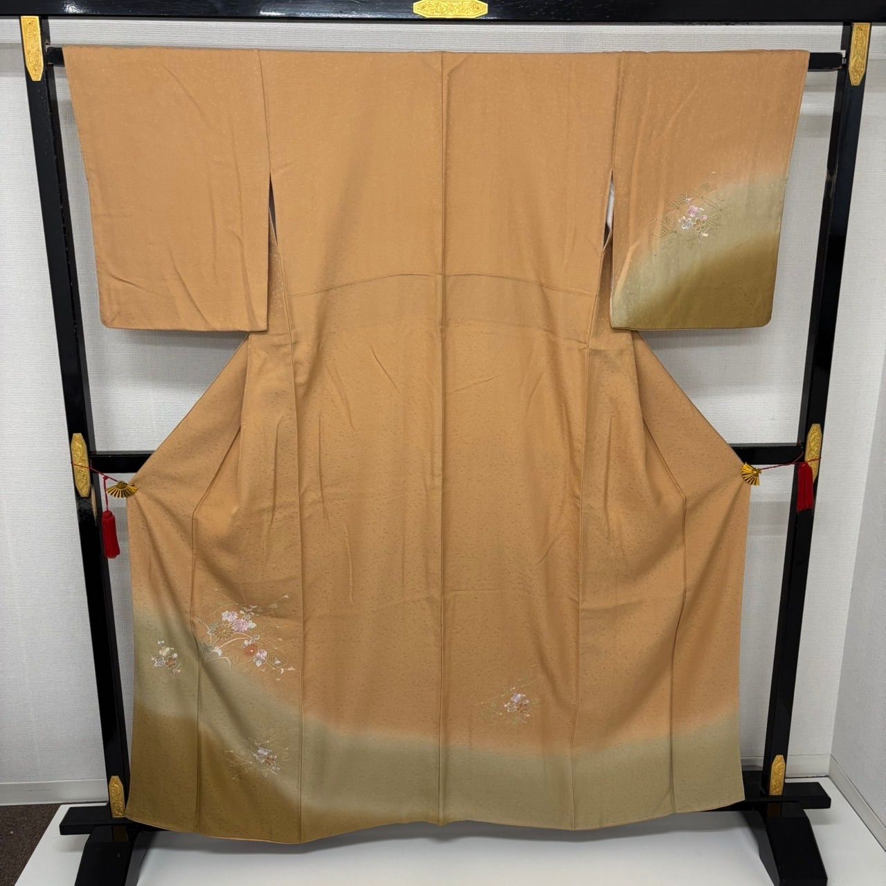 付下げ 汕頭刺繍 縮緬 紋無し 上品な加工 訪問着 正絹 着物 MK-2577