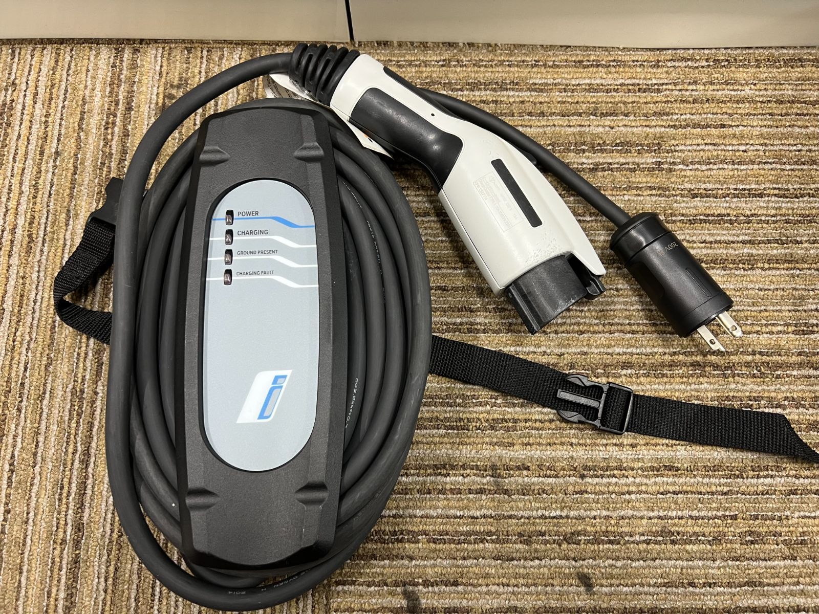 BMW純正フレキシブルチャージャーMode 2 充電ケーブル ご自宅で電気 