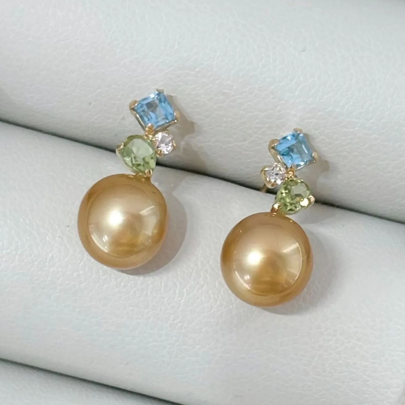 南洋コールド真珠 8-9mm K18ピアス トパーズ ペリドット - メルカリ