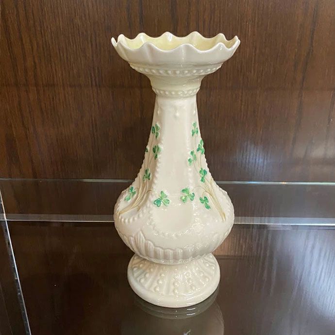 belleek ベリークフラワーベース 花瓶② belleek ベリークフラワーベース 花瓶② - メルカリ
