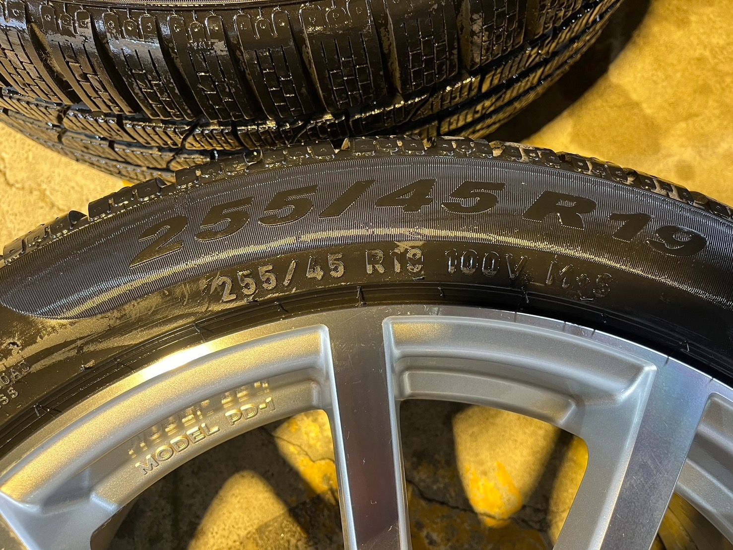 タイヤ ホイール4本セット ポルシェ パナメーラ