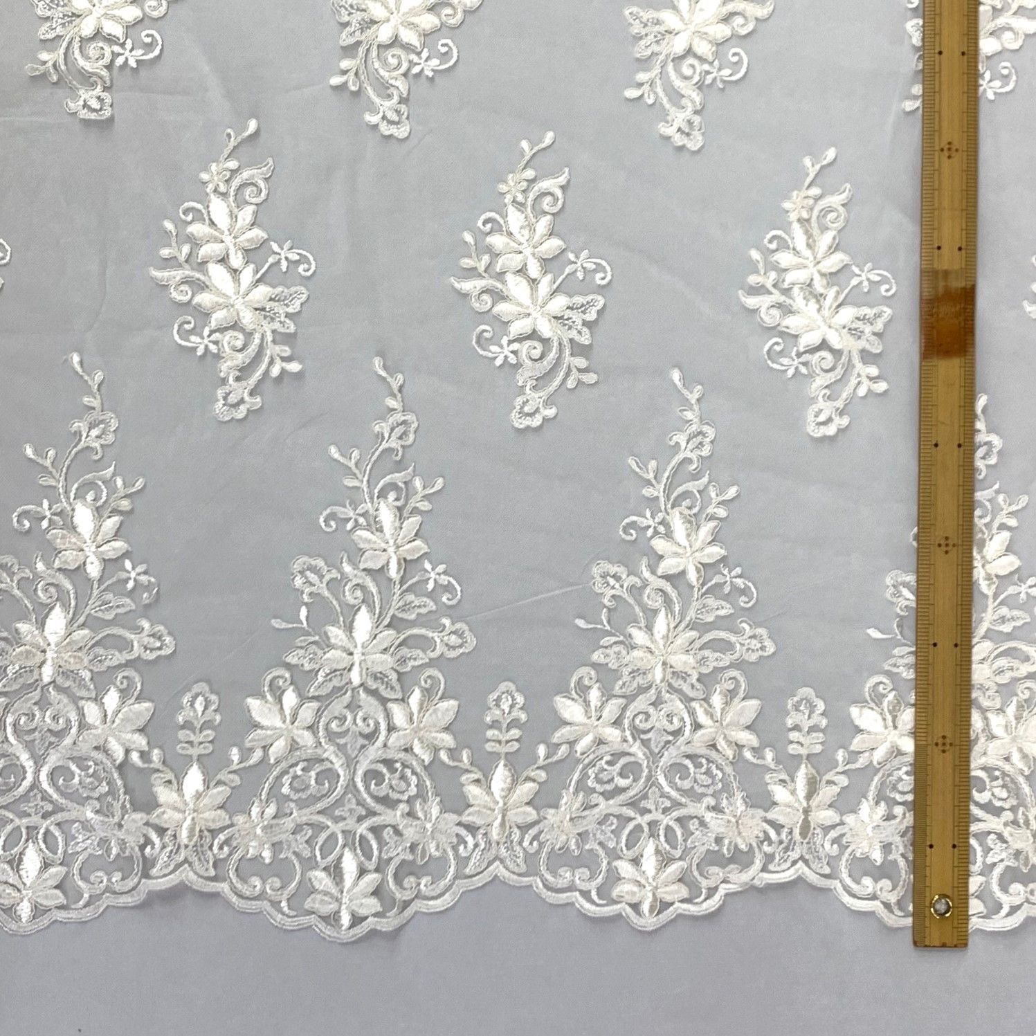 チュールエンブロイダリーレース 1メートル - メルカリ