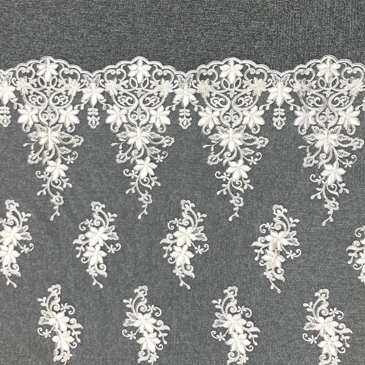 チュールエンブロイダリーレース 1メートル - メルカリ