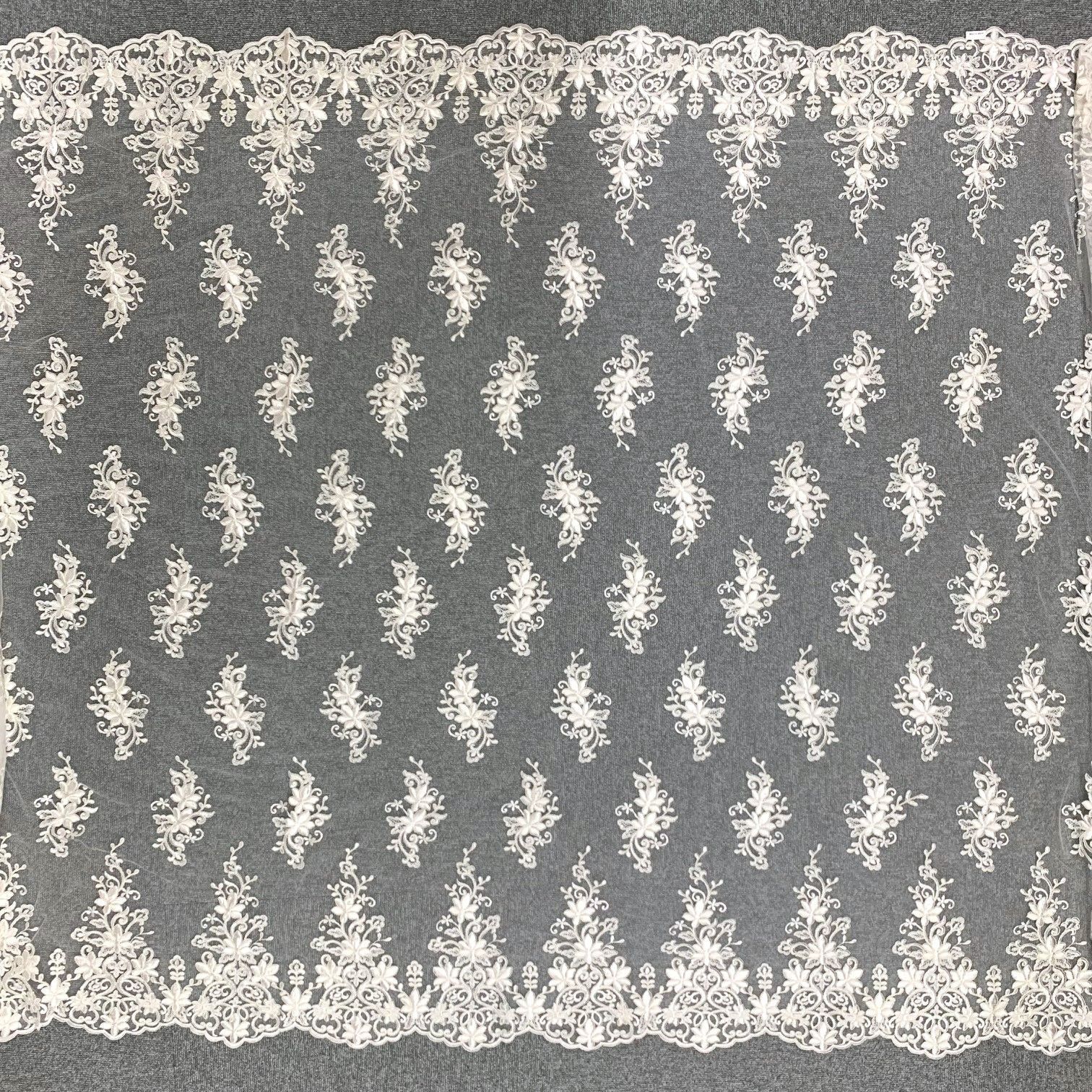 チュールエンブロイダリーレース 1メートル - メルカリ