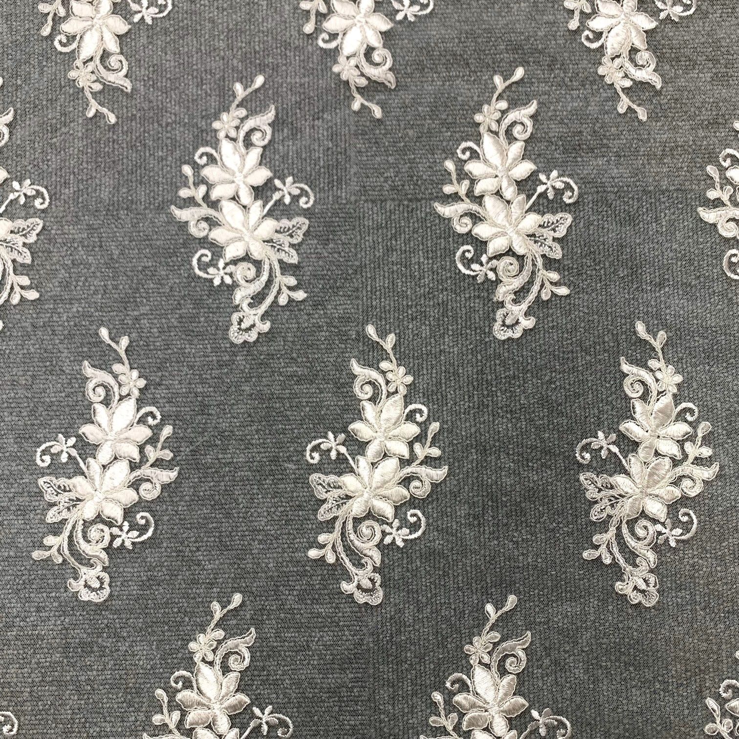 チュールエンブロイダリーレース 1メートル - メルカリ