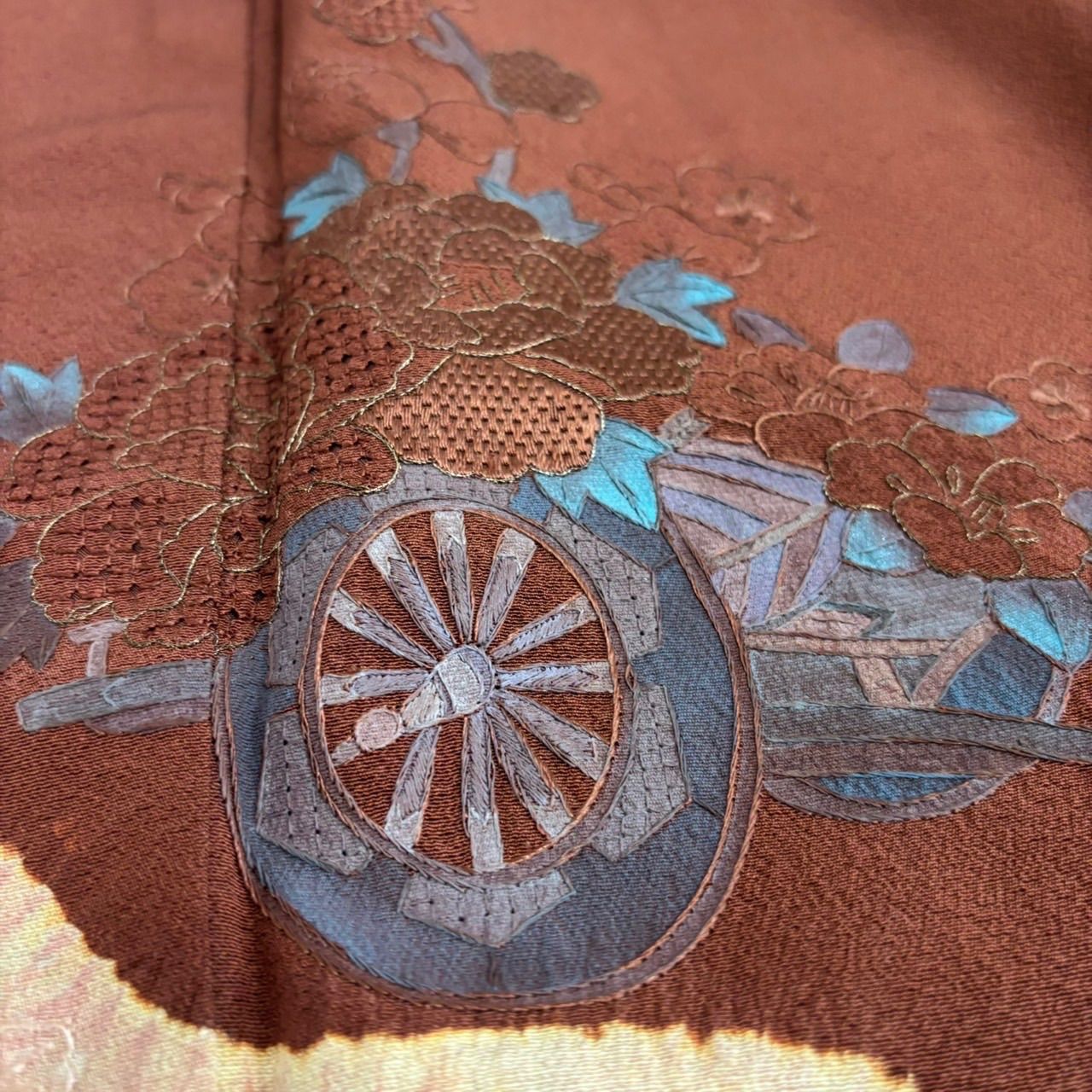 E*a様 無地付下げ 裄67 圧巻の刺繍 汕頭に蘇州 紋なし 正絹AK-8718 E*a様 無地付下げ 裄67 圧巻の刺繍 汕頭に蘇州 紋