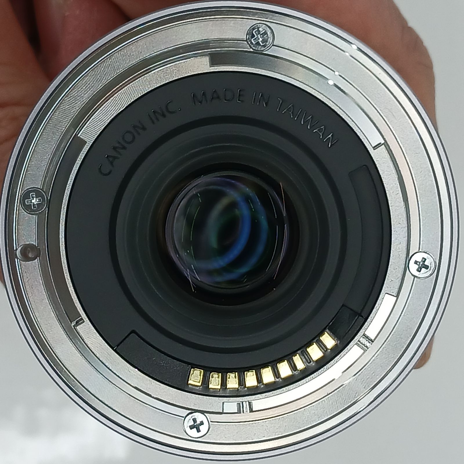 ガラスケース内展示商品】カメラレンズ EF-M22mm F2 STM シルバー