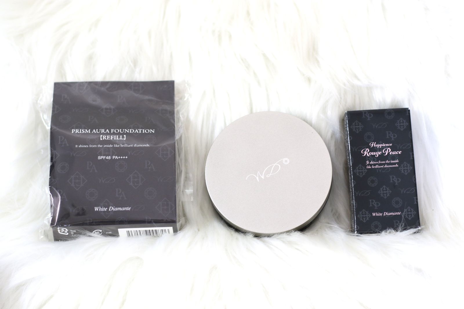 ホワイトディアマンテ プリズムオーラファンデーション内容量15g中約8