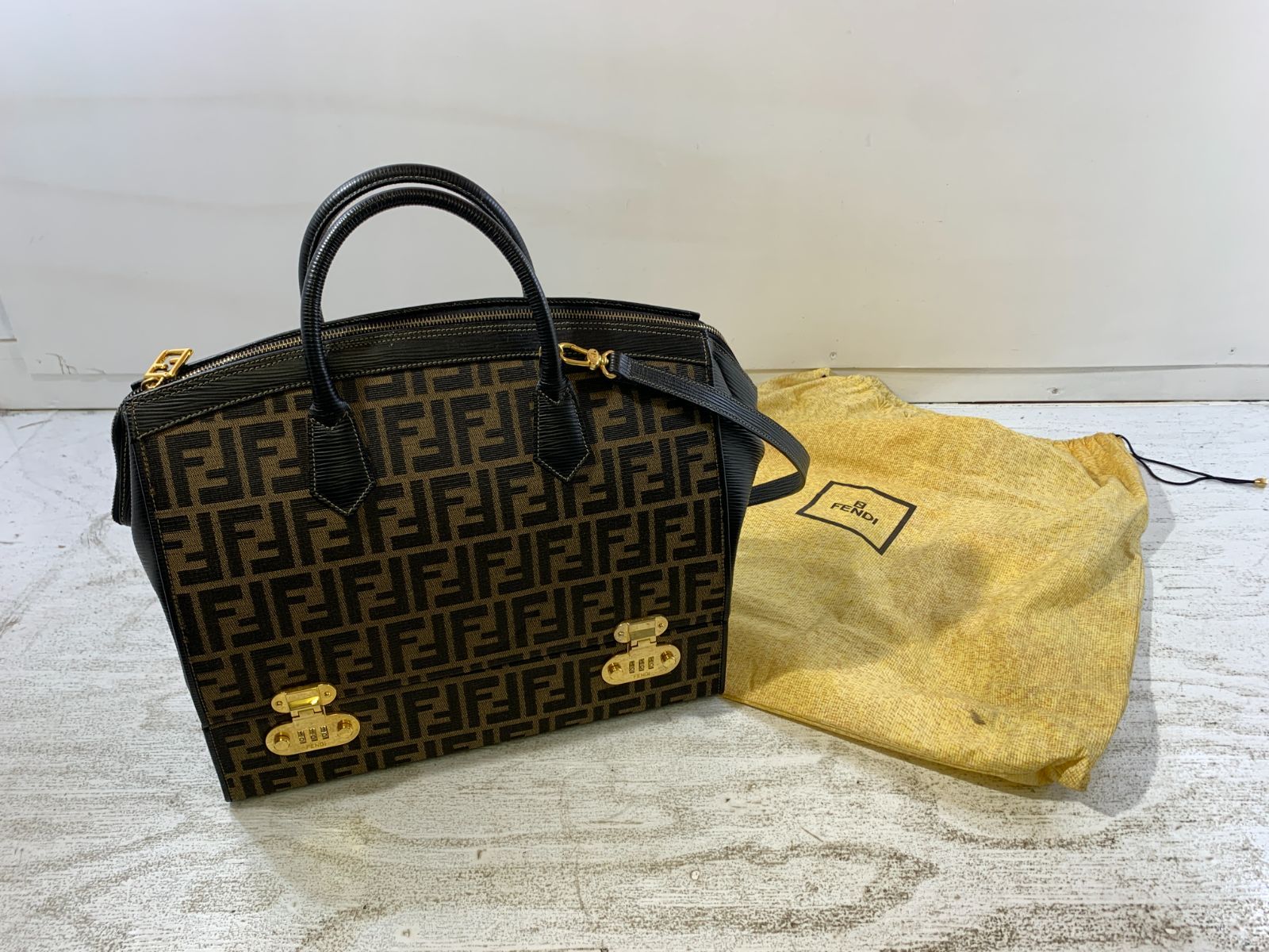 紫波85-1-1224] [併売] FENDI フェンディ ズッカ柄 バニティ トート