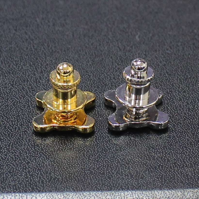 セリーヌ ピンブローチ ピンバッジ 2個セット ゴールド シルバー