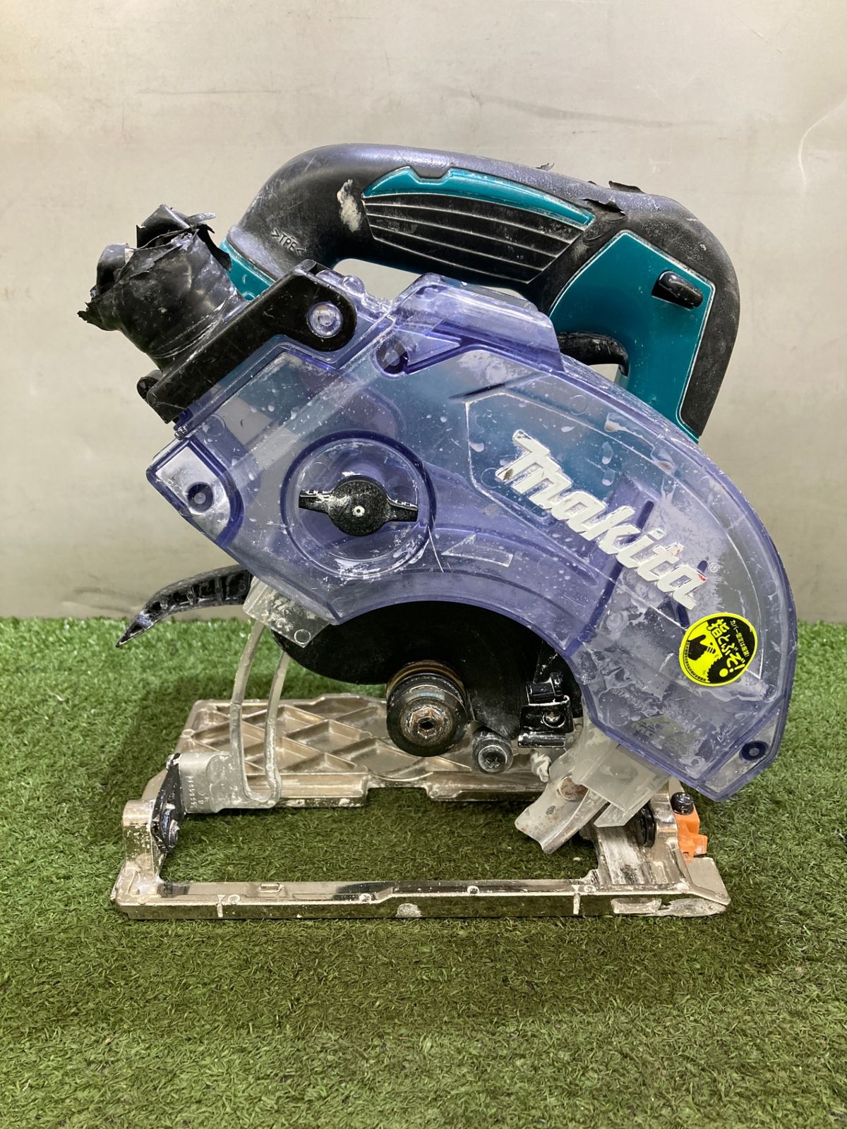 ジャンク品】【0921】makita(マキタ) 125㎜18v充電式集じんマルノコ 