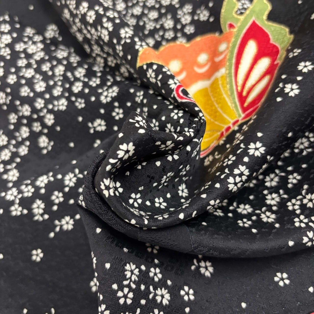 小紋付下げ モノトーン 蝶々 金彩 可愛い染め 紋無し 正絹 着物 MK