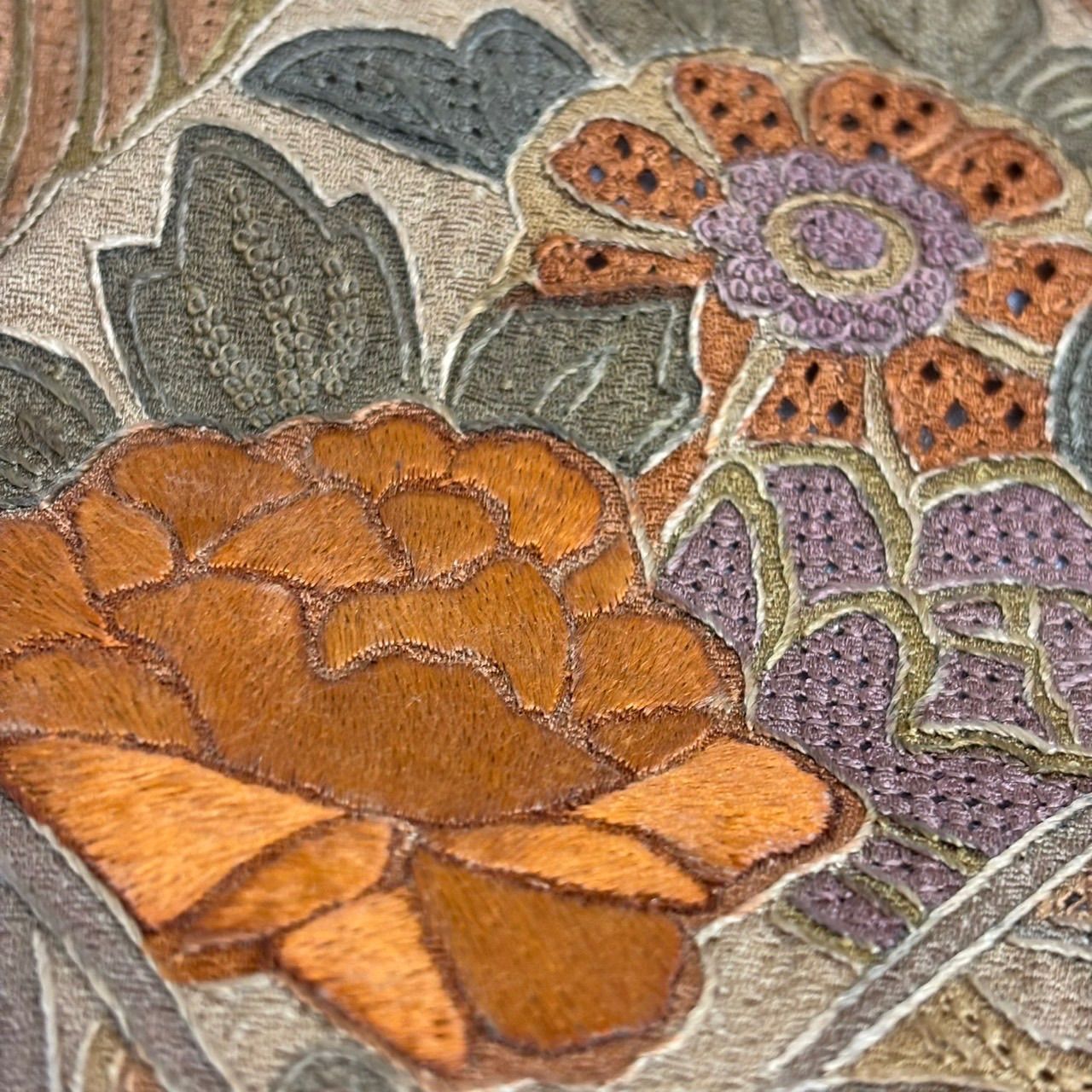 付下げ 中国三大刺繍 汕頭刺繍 相良刺繍 紋無し 上品な加工 正絹 着物