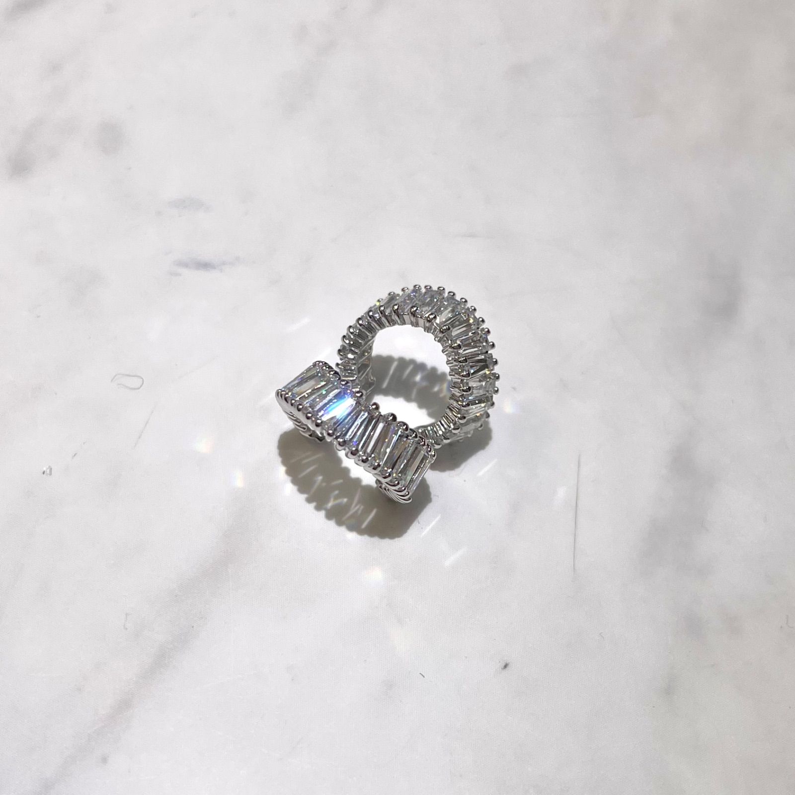 □Swarovski スワロフスキー Ariana Grande x Swarovski イヤーカフ