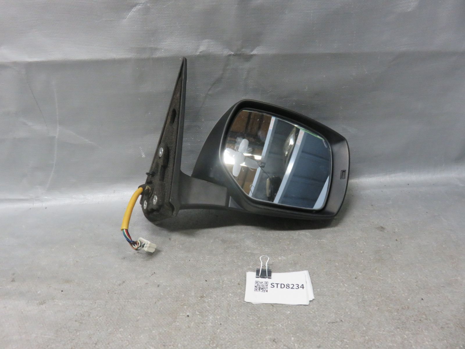 ☆STD8234/動作OK エクシーガ YAM YA4 YA5 純正 右 ドアミラー/サイド