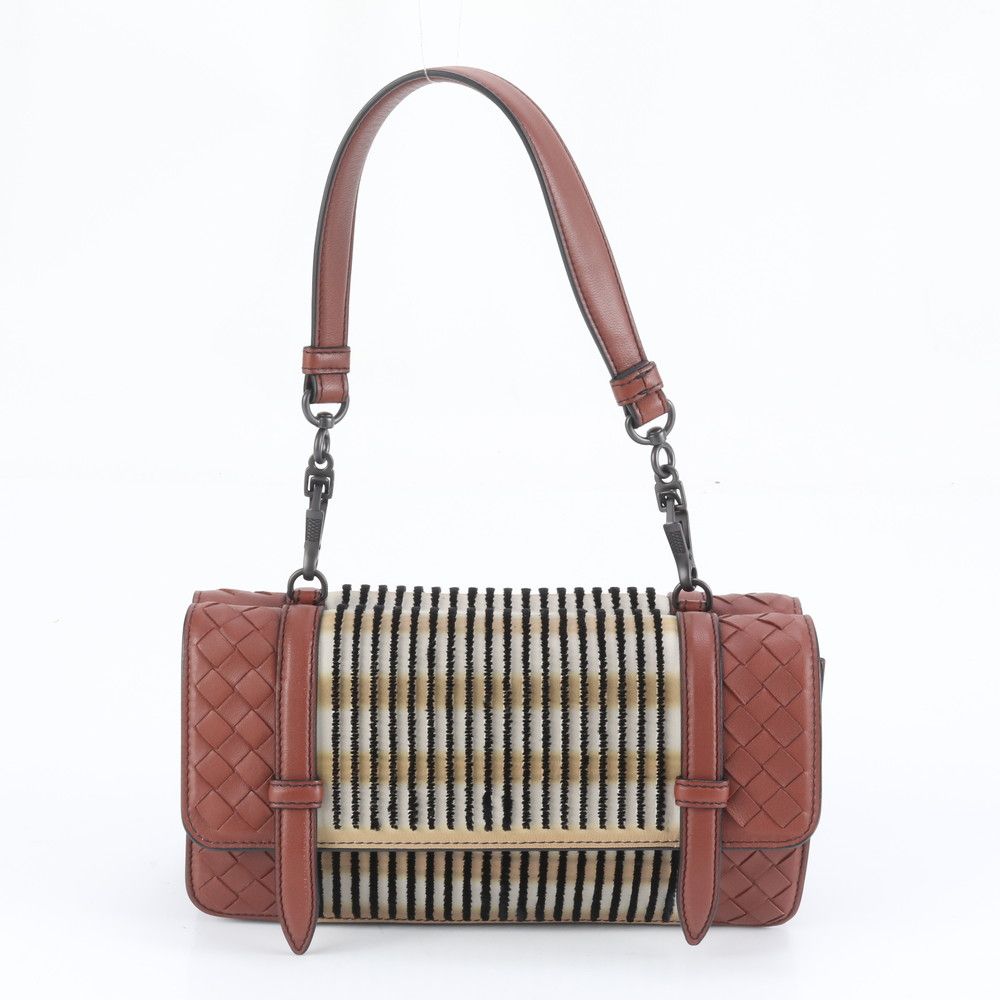 極美品 ボッテガヴェネタ イントレチャート 編みこみ レザー チェーン