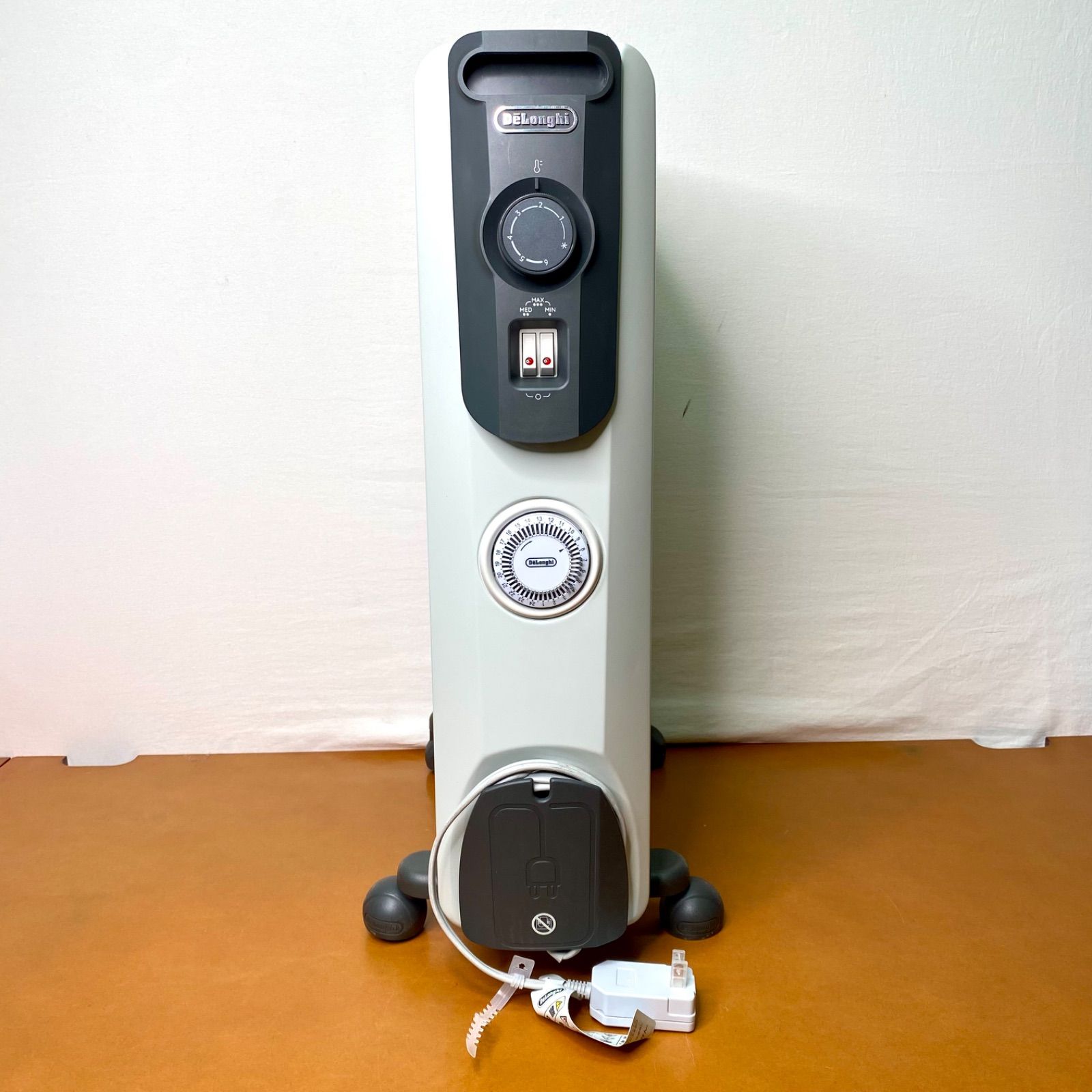 新品未使用 デロンギ オイルヒーター RHJ10F1015-DG 暖房器具 デロンギ オイルヒーター RHJ10F1015-DG展示未使用品 SHARP デロンギ