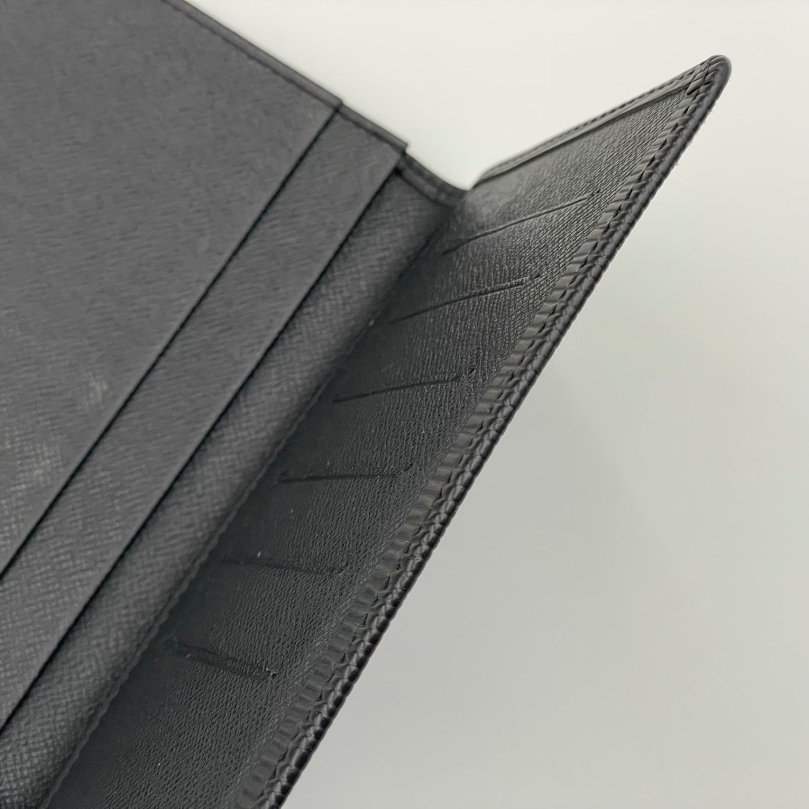 ルイヴィトン エピ / ポルト カルト クレディ 円 M63212 / ノワール