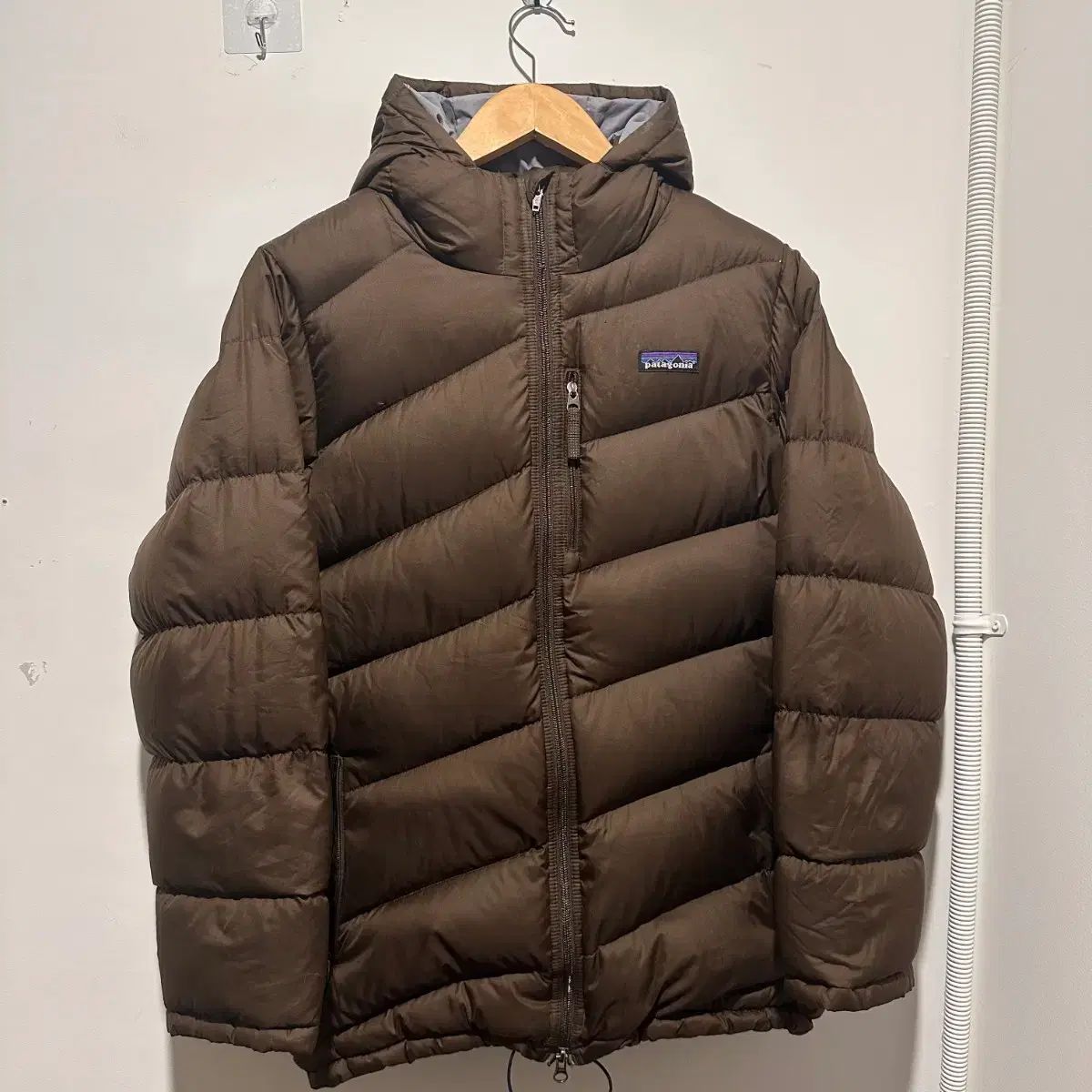 Patagonia ブラウン ダウンジャケット パタゴニア ブラウン ダウン - メルカリ
