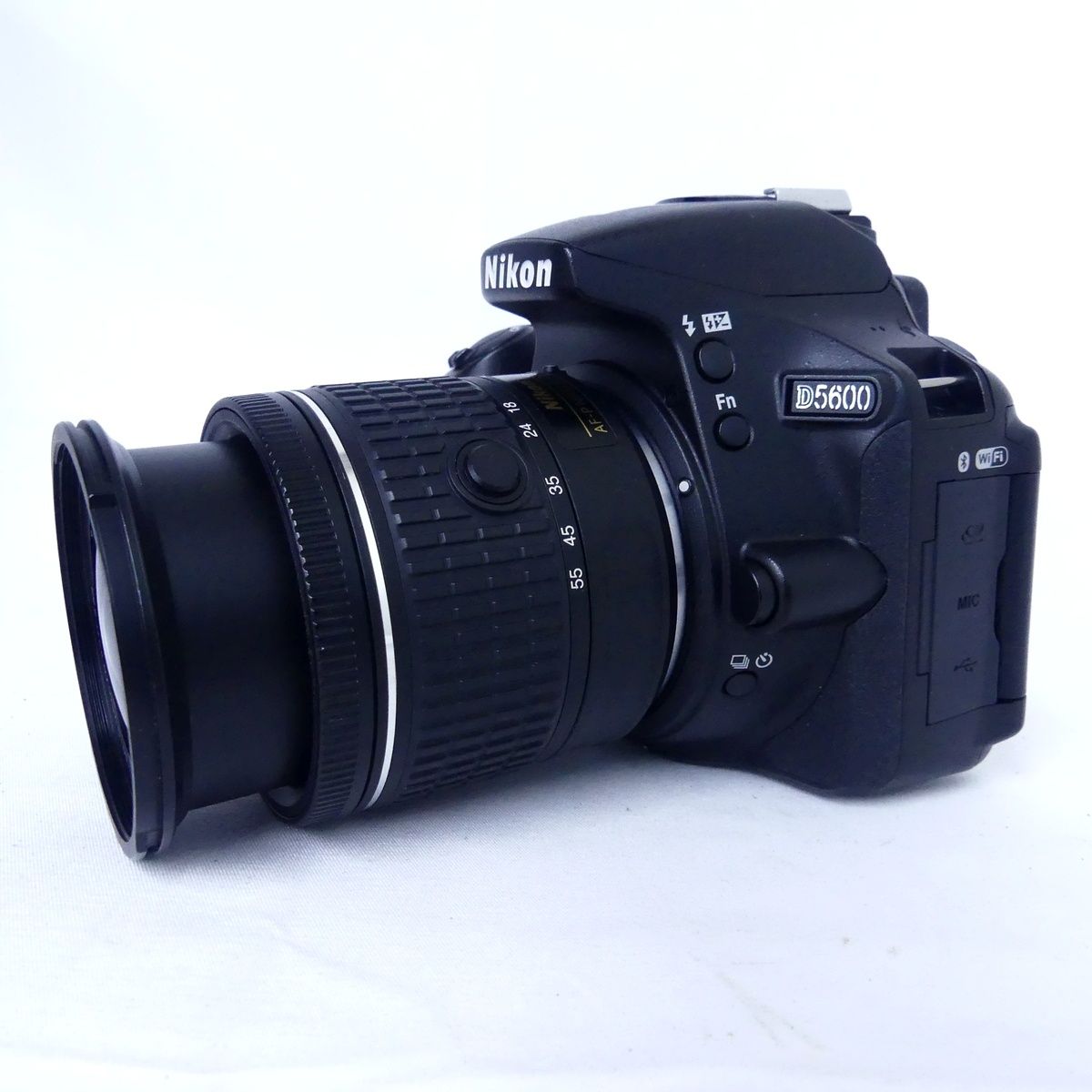 Nikon ニコン D5600 + AF-P DX NIKKOR 18-55mm f3.5-5.6G VR デジタル