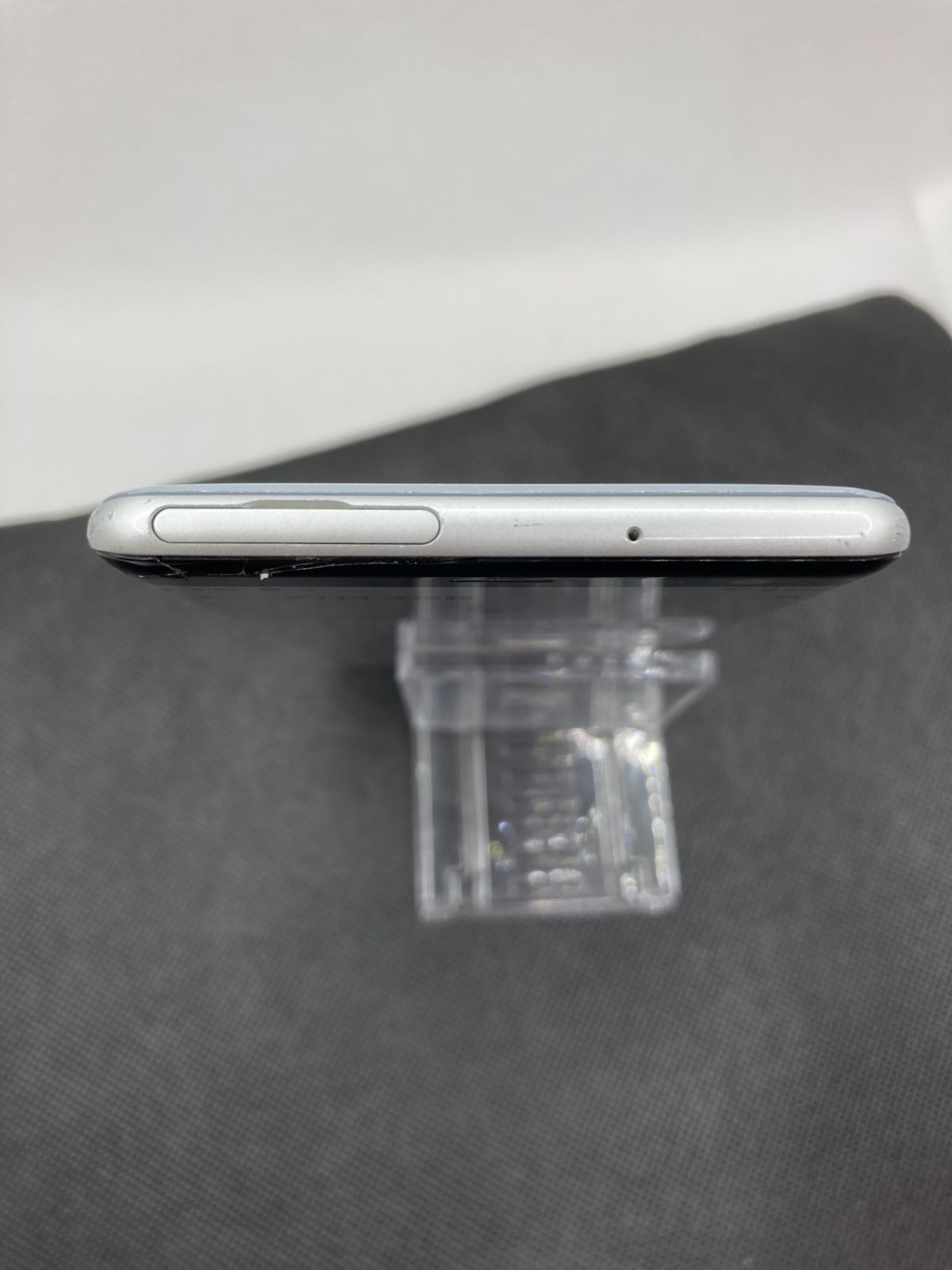 ☆Xperia XZ3 SOV39 (中古品)☆ジャンク SIMロック解除済み 1300