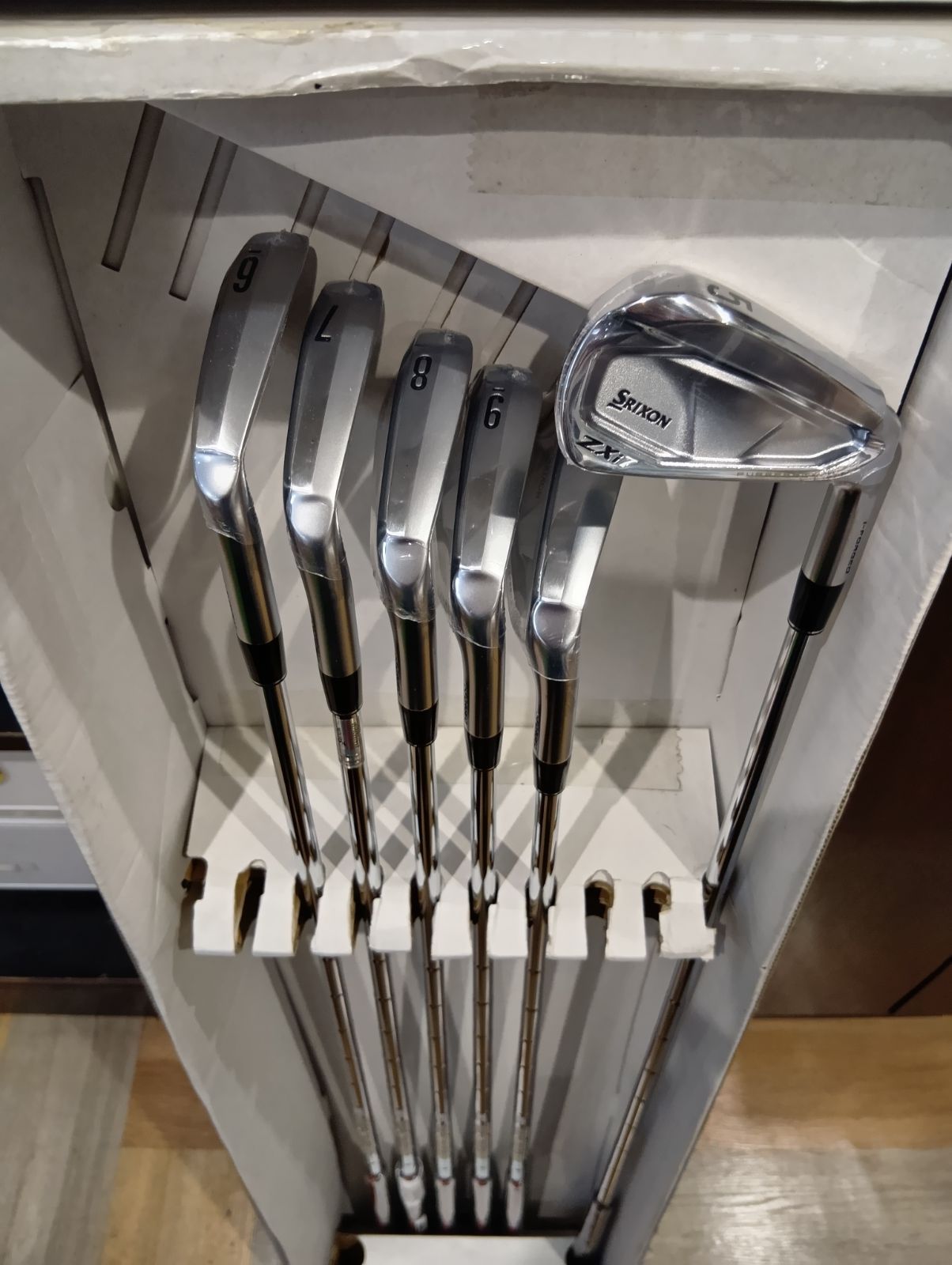 Iset【新品未使用品】スリクソン SRIXON ZXi7 アイアン 6本セット(5I