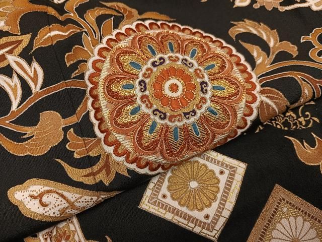 平和屋着物●豪華黒留袖　駒刺繍　吉祥草花文　金銀彩　正絹　逸品　DAAY5679ud 平和屋着物○豪華黒留袖 駒刺繍 吉祥草花文 金銀彩 正絹 逸品