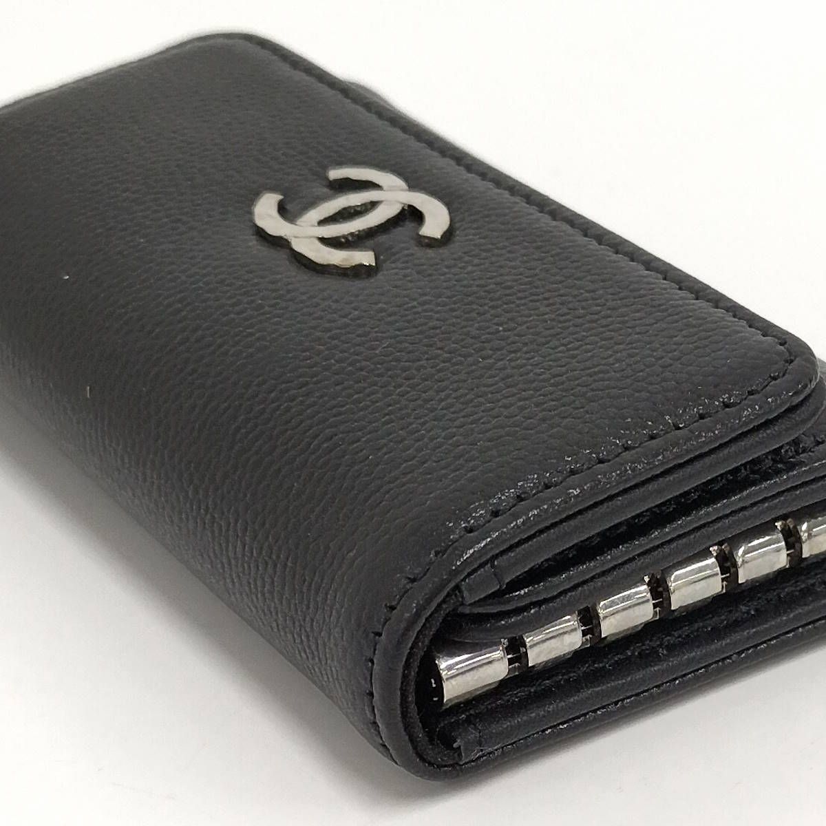美品　CHANEL　セブルガ　キャビアスキン　6連キーケース　ギャランティ有　黒 美品 CHANEL セブルガ キャビアスキン 6連キーケース ギャランティ有 黒