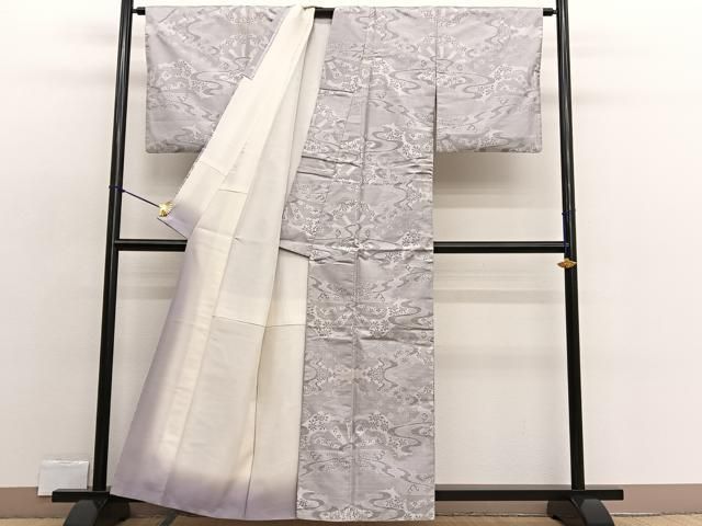 未着用・仕付けつき！白大島＊本場大島紬＊雪輪柄＊着物＊１６０ｃｍ＊裄６６ 未着用・仕付けつき！白大島＊本場大島紬＊雪輪柄＊着物＊160cm