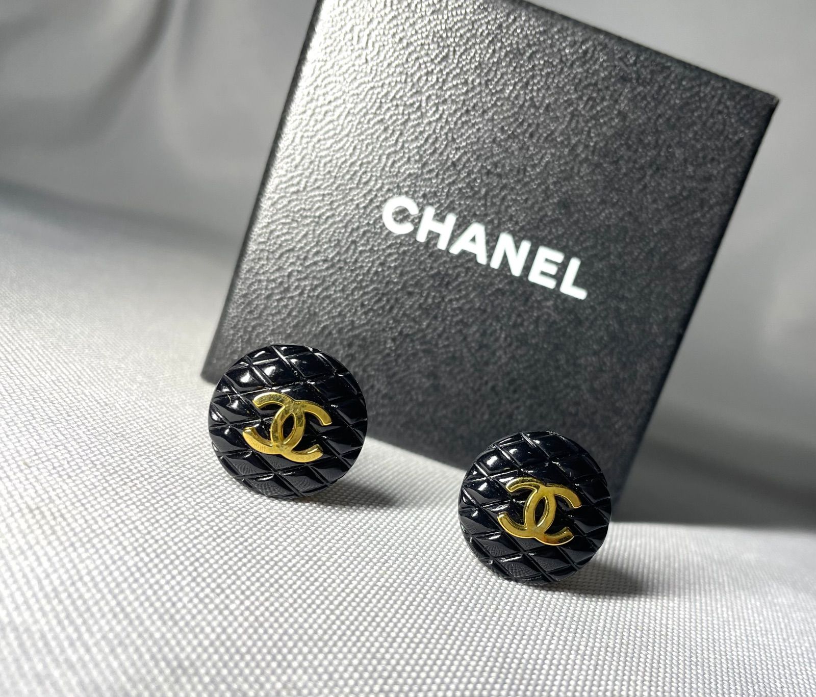 CHANEL シャネル カフリンクス カフス ココマーク マトラッセ ロゴ 希少 美品 希少 CHANEL シャネル マトラッセ ココマーク ブラック