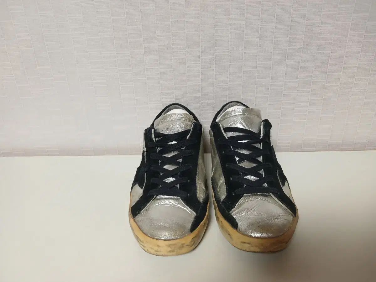 ★美品★GOLDEN  スニーカー ブラック/シルバー 36 ゴールデン グース ブラック シルバー スニーカー 36 - メルカリ